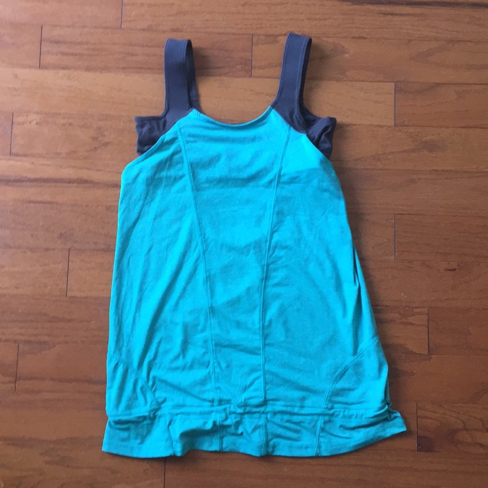 3/$10 Kyodan work out top w/ built in bra!